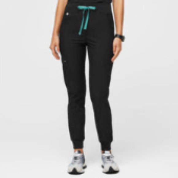 BLACK FREEx FIGS SCRUB SET - Picture 2 of 2